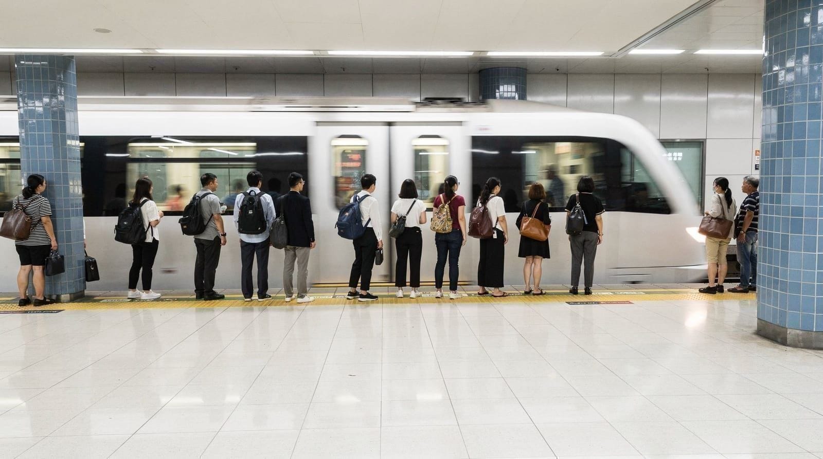 Hong Kong MTR guide — lines, fares, and tourist tips