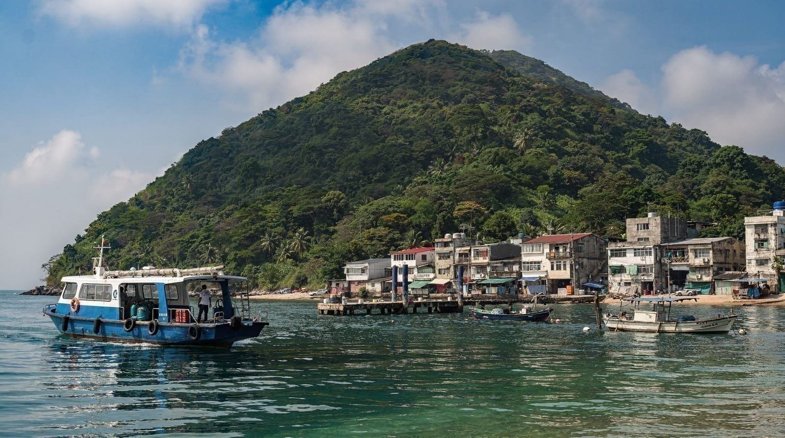 Guia das ilhas periféricas de Hong Kong — ferries, praias e escapadas sem carros