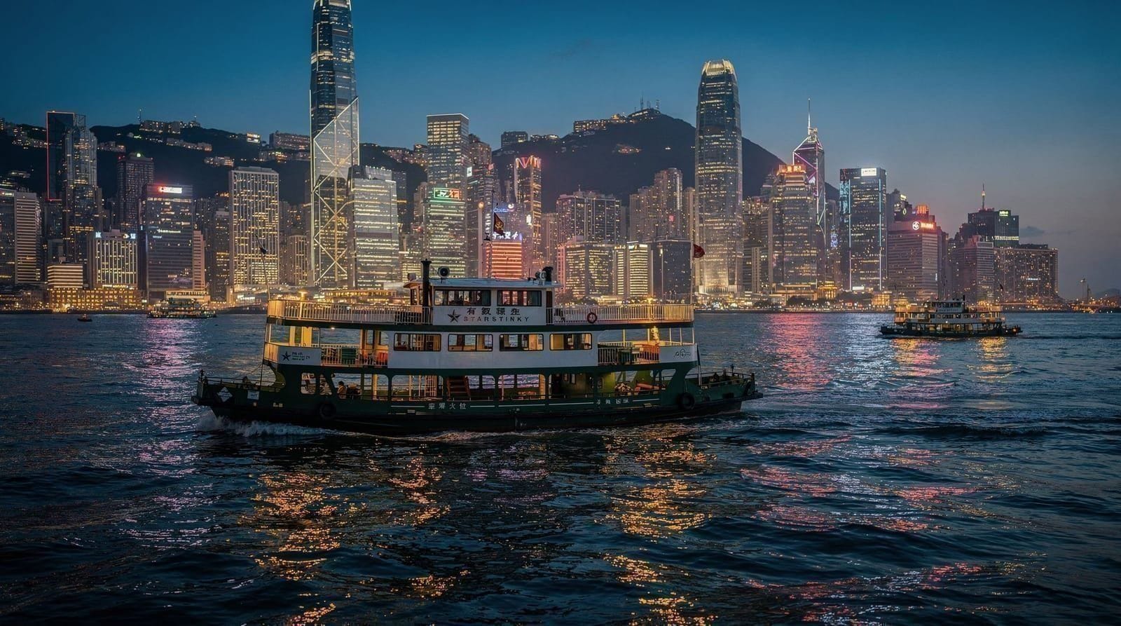 Guia do Star Ferry e dos elétricos — atravessar o Porto Victoria e andar nos Ding Dings